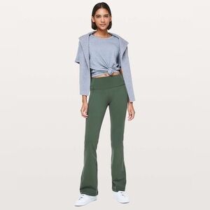 Lululemon Grove Pant in color Deep Ivy​​